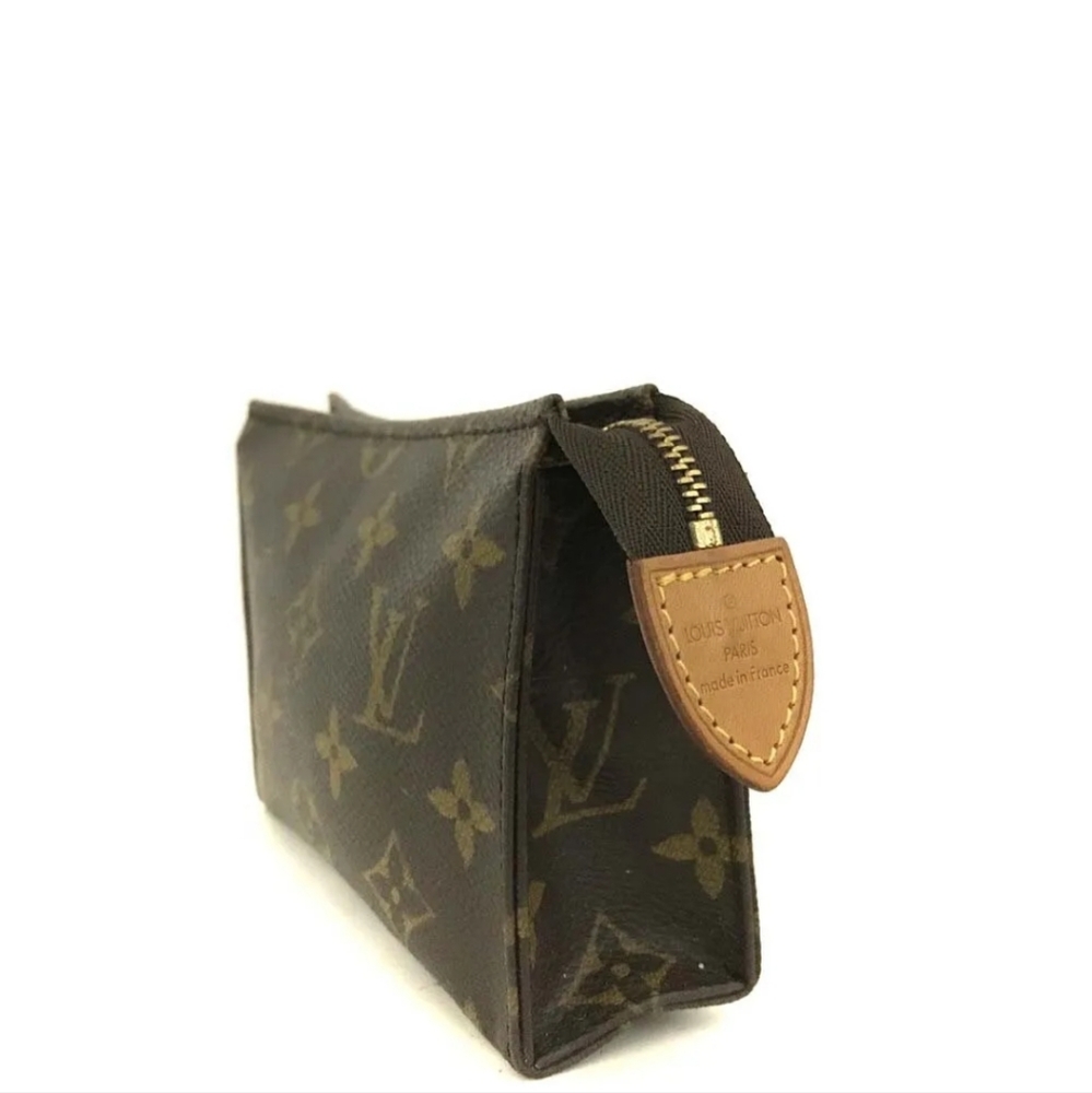 Louis Vuitton Monogram Poche Toilette 15 Cosmetics Pouch Purse. Watch Video.